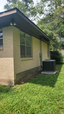 110 Sunset Boulevard, Conroe, TX 77303