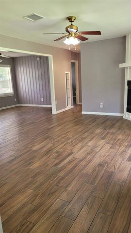 110 Sunset Boulevard, Conroe, TX 77303