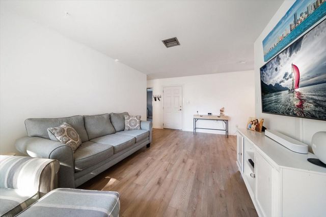 4028 12TH AVENUE N, St Petersburg, FL 33713