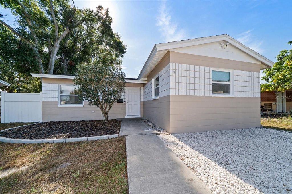 Image 2 of property listing at 4028 12TH AVENUE N, St Petersburg, FL 33713