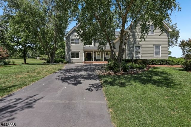 9 Sandpiper Ct, Montgomery Twp., NJ 08558