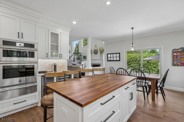 9 Sandpiper Ct, Montgomery Twp., NJ 08558