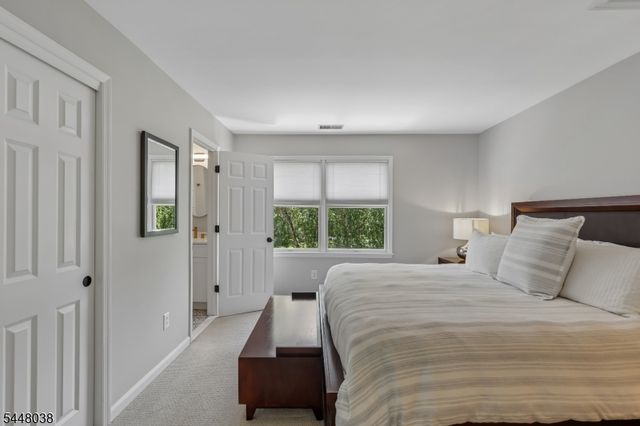 9 Sandpiper Ct, Montgomery Twp., NJ 08558