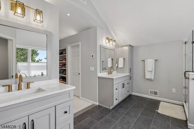 9 Sandpiper Ct, Montgomery Twp., NJ 08558