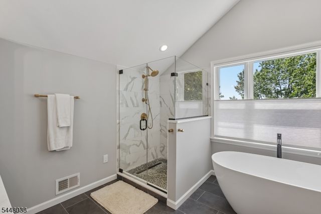 9 Sandpiper Ct, Montgomery Twp., NJ 08558