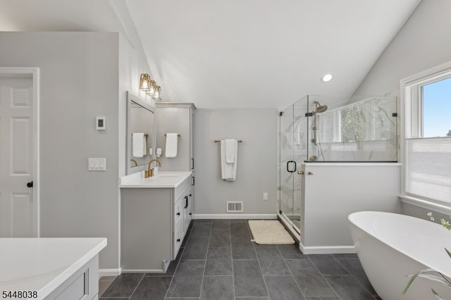 9 Sandpiper Ct, Montgomery Twp., NJ 08558