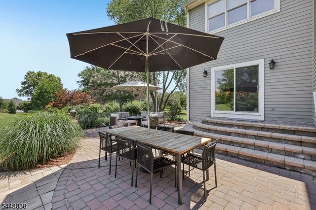 9 Sandpiper Ct, Montgomery Twp., NJ 08558