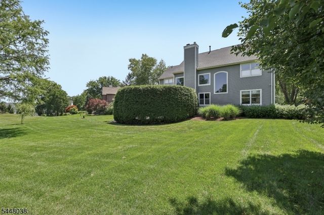 9 Sandpiper Ct, Montgomery Twp., NJ 08558