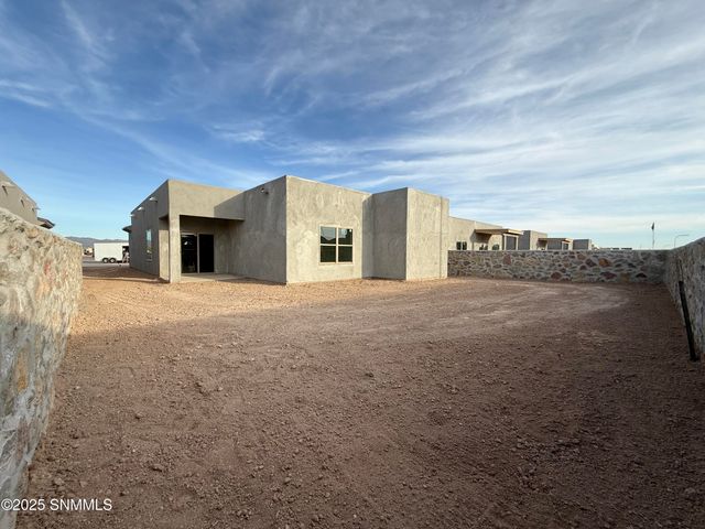 7589 Clarion Way, Las Cruces, NM 88012