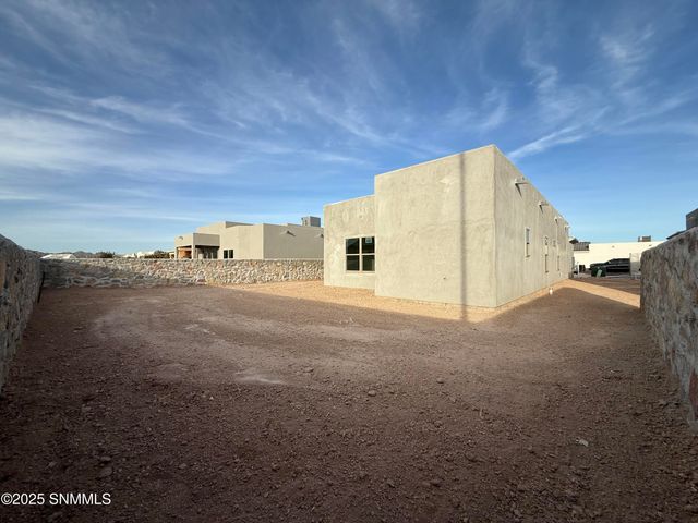 7589 Clarion Way, Las Cruces, NM 88012