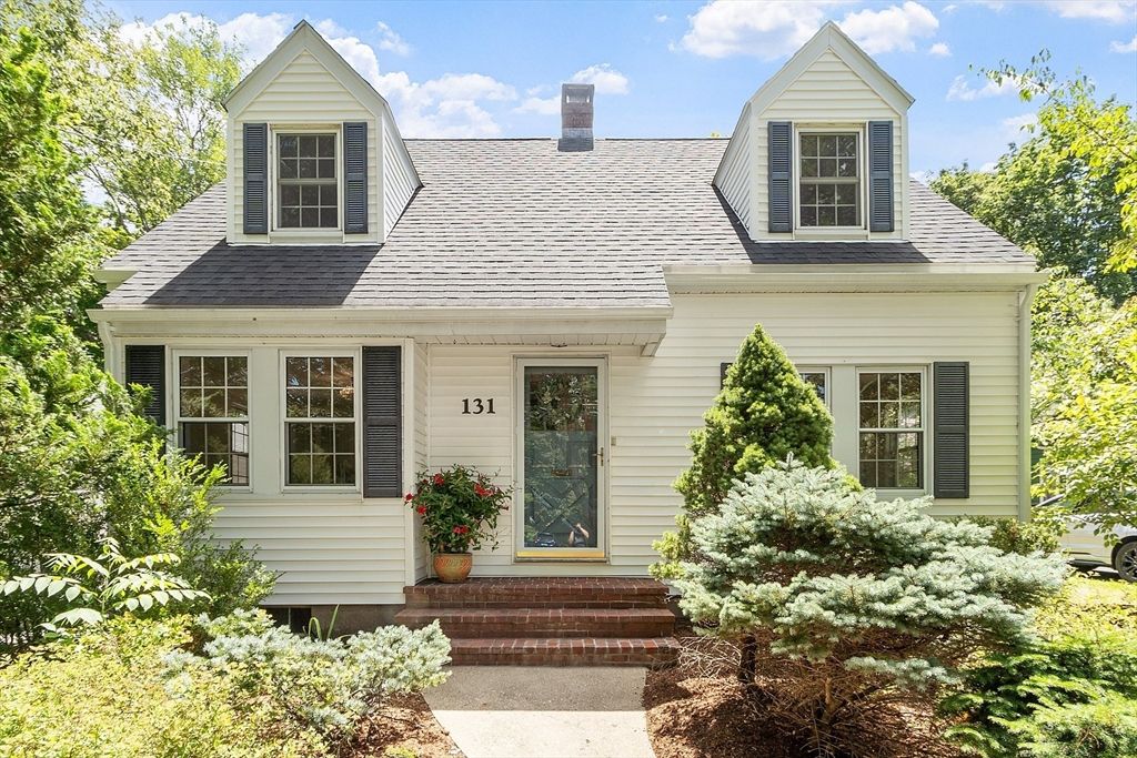 131 Chestnut St, Andover, MA 01810