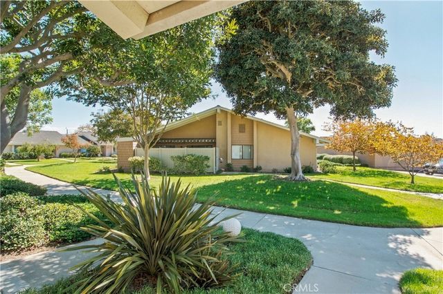 8565 Sierra Circle 916A, Huntington Beach, CA 92646