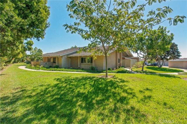 8565 Sierra Circle 916A, Huntington Beach, CA 92646
