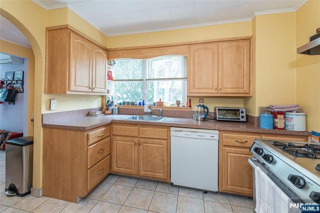 253 Merrison Street, Teaneck, NJ 07666