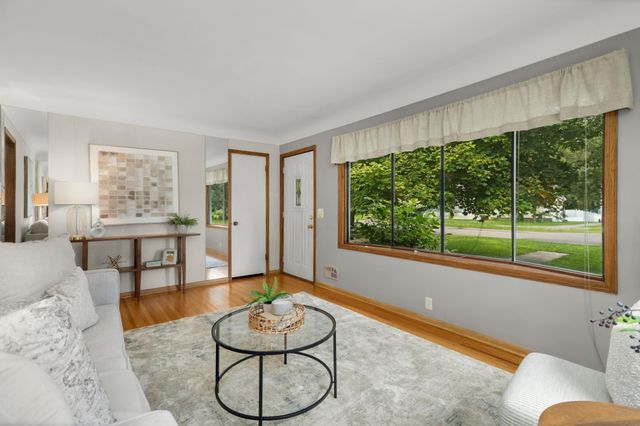 3908 Hayes Street NE, Columbia Heights, MN 55421