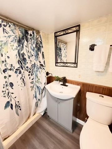 5315 W Portage AVENUE, Milwaukee, WI 53223