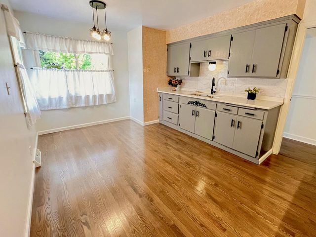 5315 W Portage AVENUE, Milwaukee, WI 53223