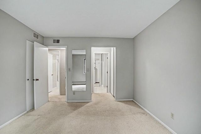 2680 Oxford Street N 107, Roseville, MN 55113
