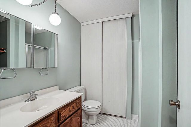 2680 Oxford Street N 107, Roseville, MN 55113