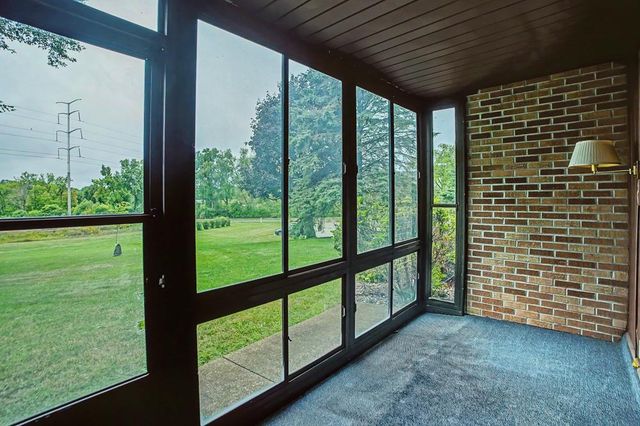 2680 Oxford Street N 107, Roseville, MN 55113