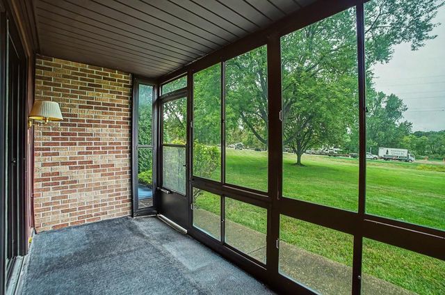 2680 Oxford Street N 107, Roseville, MN 55113