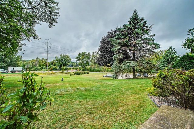 2680 Oxford Street N 107, Roseville, MN 55113
