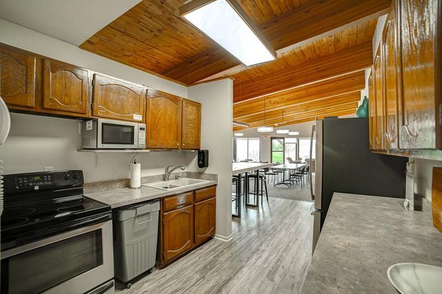 2680 Oxford Street N 107, Roseville, MN 55113