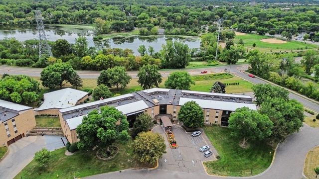 2680 Oxford Street N 107, Roseville, MN 55113