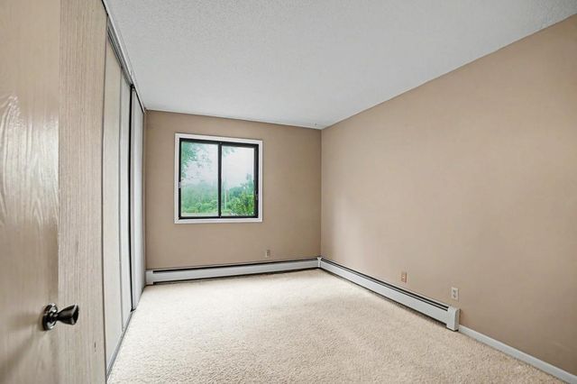2680 Oxford Street N 107, Roseville, MN 55113