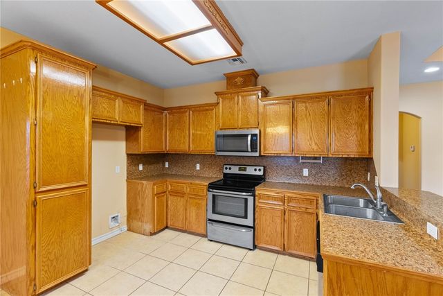 2806 Yeager Dr, Corpus Christi, TX 78410