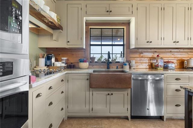 8501 Grassbur Road, Bryan, TX 77808