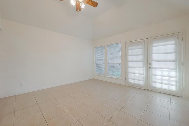 9138 Blake Bend Circle, Houston, TX 77095