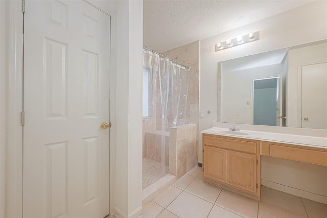 9138 Blake Bend Circle, Houston, TX 77095