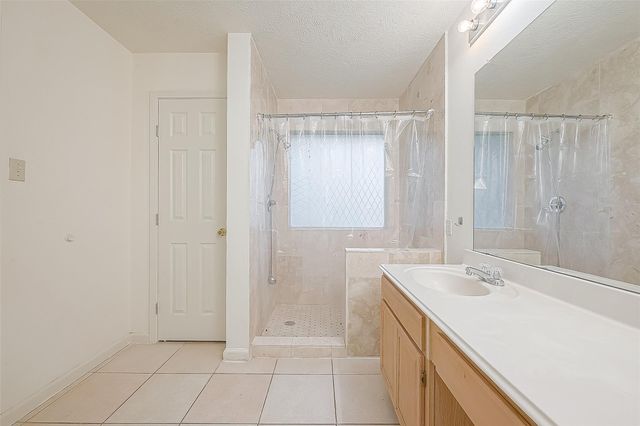 9138 Blake Bend Circle, Houston, TX 77095