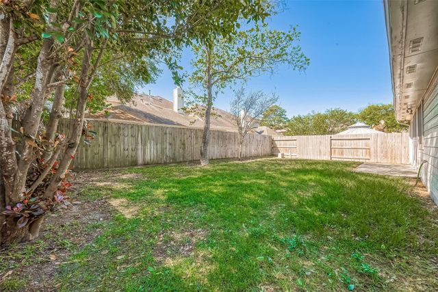 9138 Blake Bend Circle, Houston, TX 77095