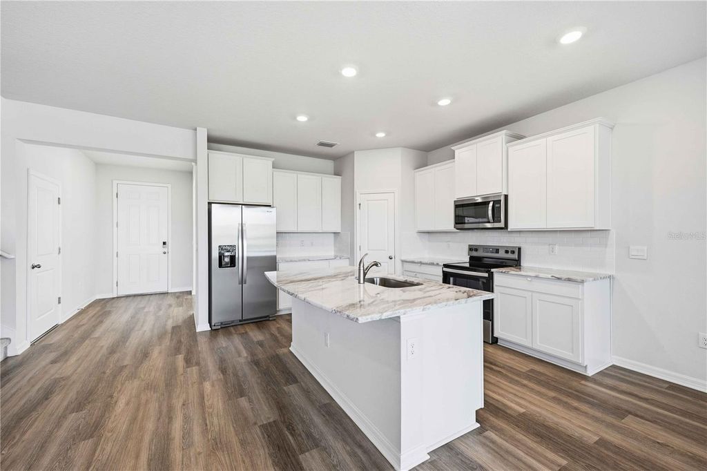 Image 17 of property listing at 624 160TH STREET E, Bradenton, FL 34212