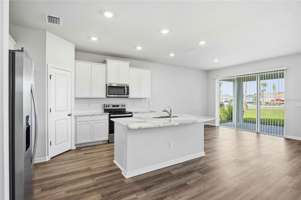 Image 19 of property listing at 624 160TH STREET E, Bradenton, FL 34212