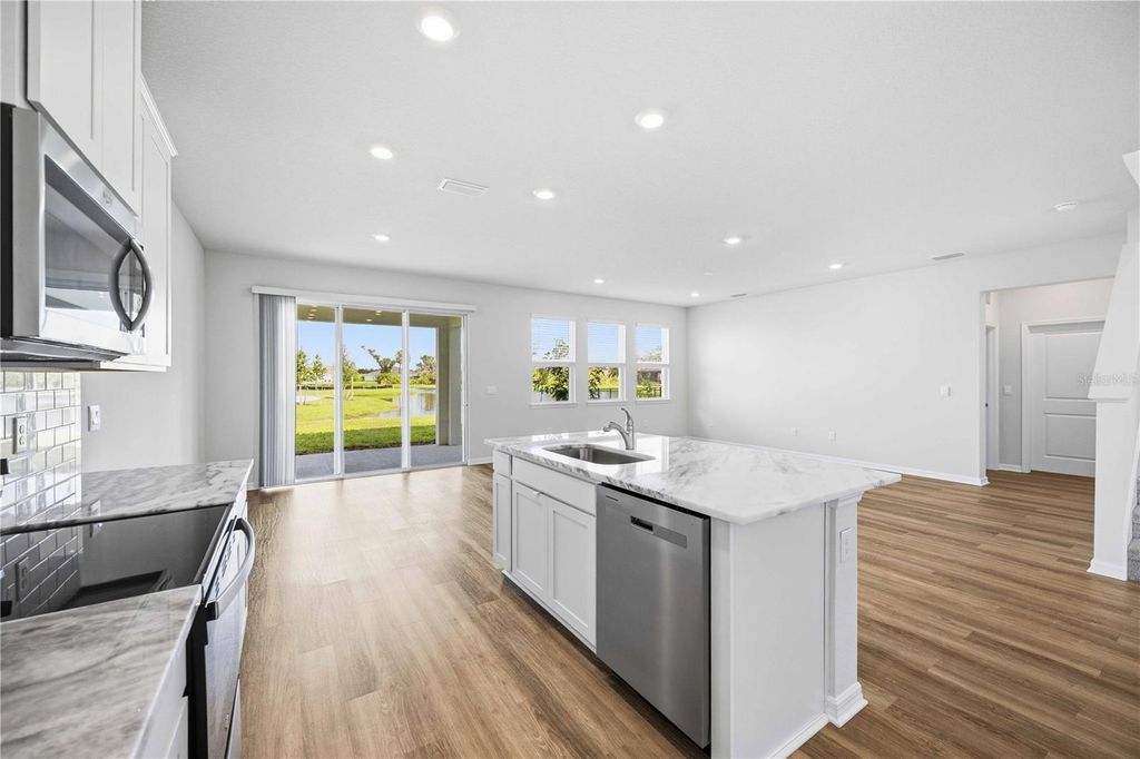 Image 22 of property listing at 624 160TH STREET E, Bradenton, FL 34212