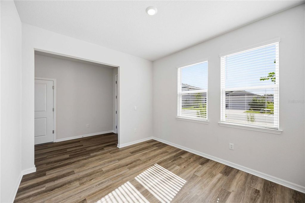 Image 24 of property listing at 624 160TH STREET E, Bradenton, FL 34212