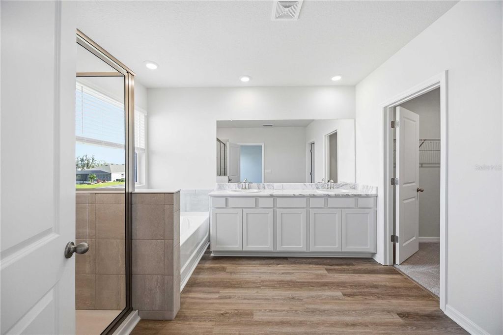 Image 26 of property listing at 624 160TH STREET E, Bradenton, FL 34212