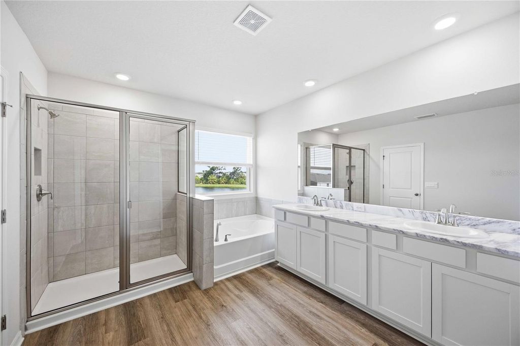 Image 28 of property listing at 624 160TH STREET E, Bradenton, FL 34212