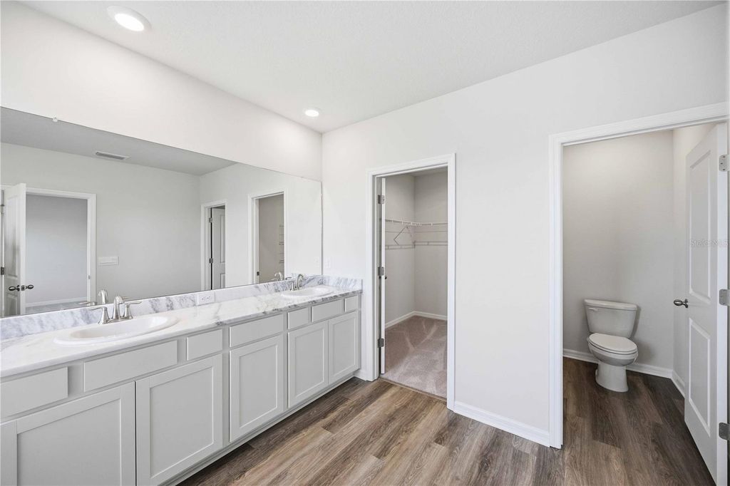 Image 29 of property listing at 624 160TH STREET E, Bradenton, FL 34212