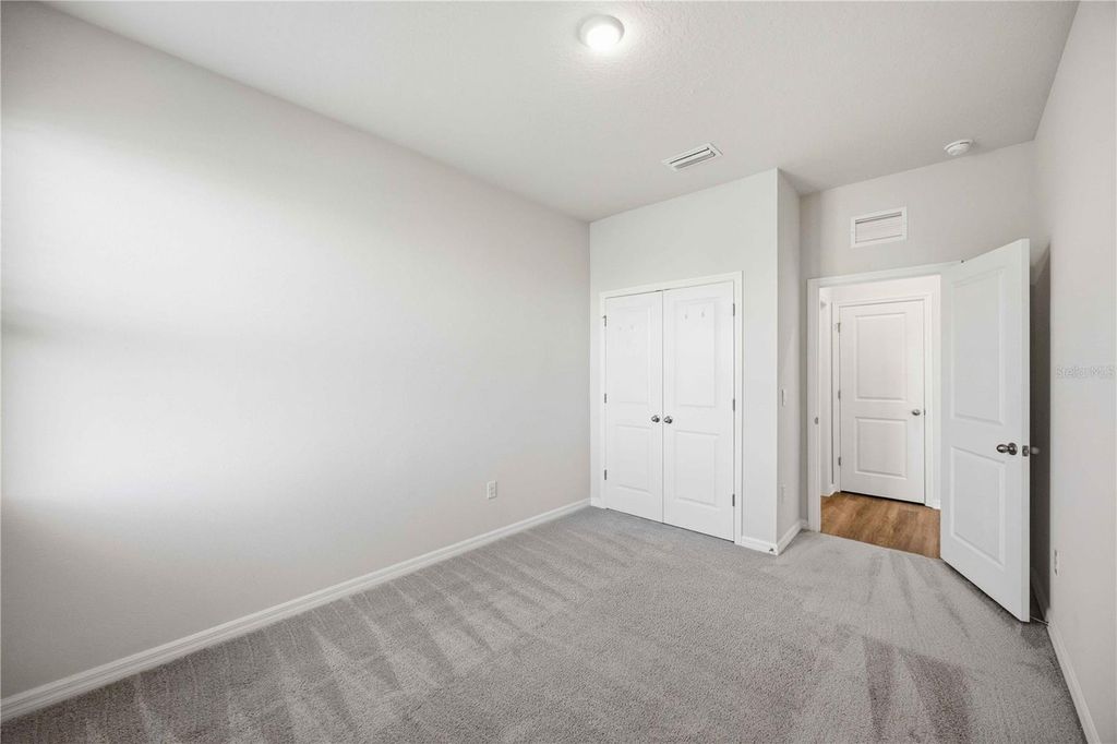 Image 38 of property listing at 624 160TH STREET E, Bradenton, FL 34212