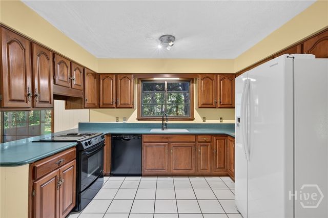 55 River Bend Road, Richmond Hill, GA 31324