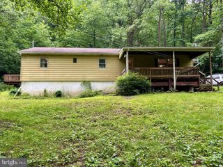 149 SMOKETOWN RD, Mertztown, PA 19539