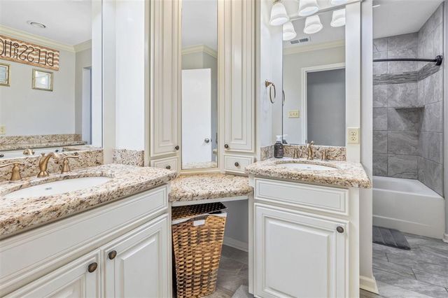 4601 W QUAIL HOLLOW Drive, Lake Charles, LA 70605