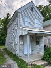 818 WASHINGTON STREET, Cambridge, MD 21613