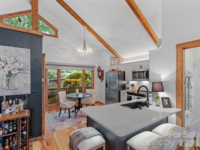 135 Club House Drive 5A, Burnsville, NC 28714