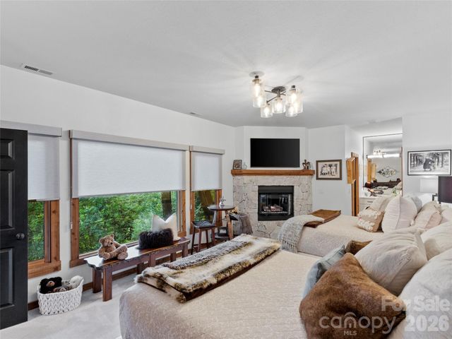 135 Club House Drive 5A, Burnsville, NC 28714