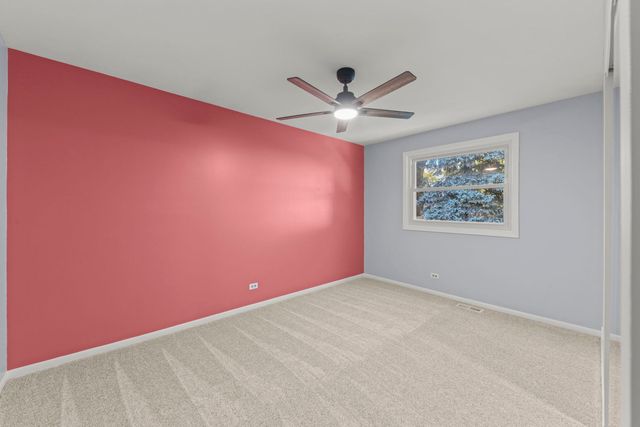 6S174 LAKEWOOD Drive, Naperville, IL 60540
